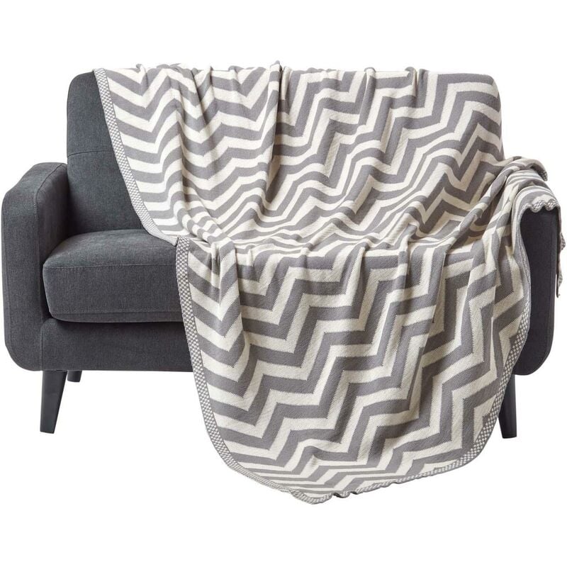 HOMESCAPES Grey Chevron Cotton Knitted Throw, 130 x 170 cm