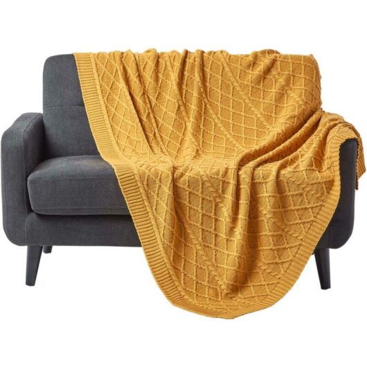 Homescapes - Mustard Diamond Cable Knit Cotton Throw, 150 x 200 cm - Yellow