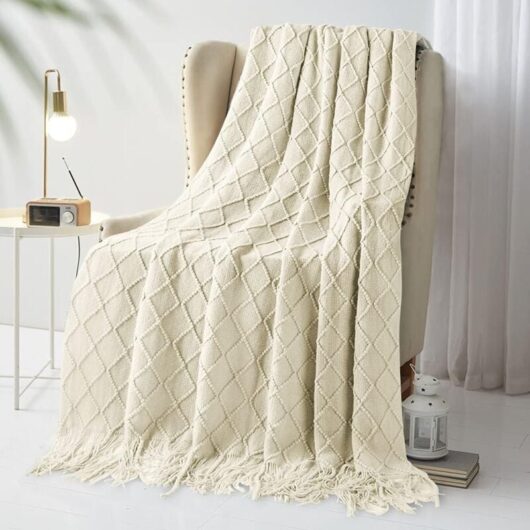 Checkered Knitted Blankets, Bedspread, Fringed Blanket, Decoration, Knitted Blanket, 150 x 200 cm (Beige)
