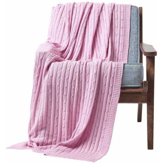 HOMESCAPES Cotton Cable Knit Pastel Pink Throw, 130 x 170 cm