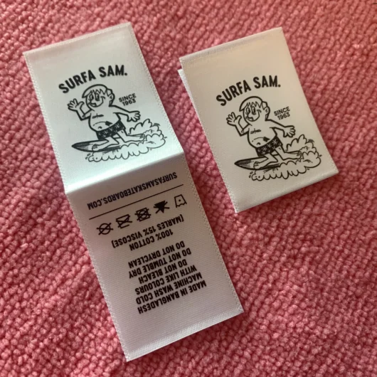 Sewing on Center Fold Fabric Content Satin Labelloop Fold Sewing on Neck Printing Care Label for Coats