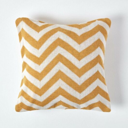Homescapes - Mustard Yellow Geometric Cotton Knitted Cushion Cover, 45 x 45 cm