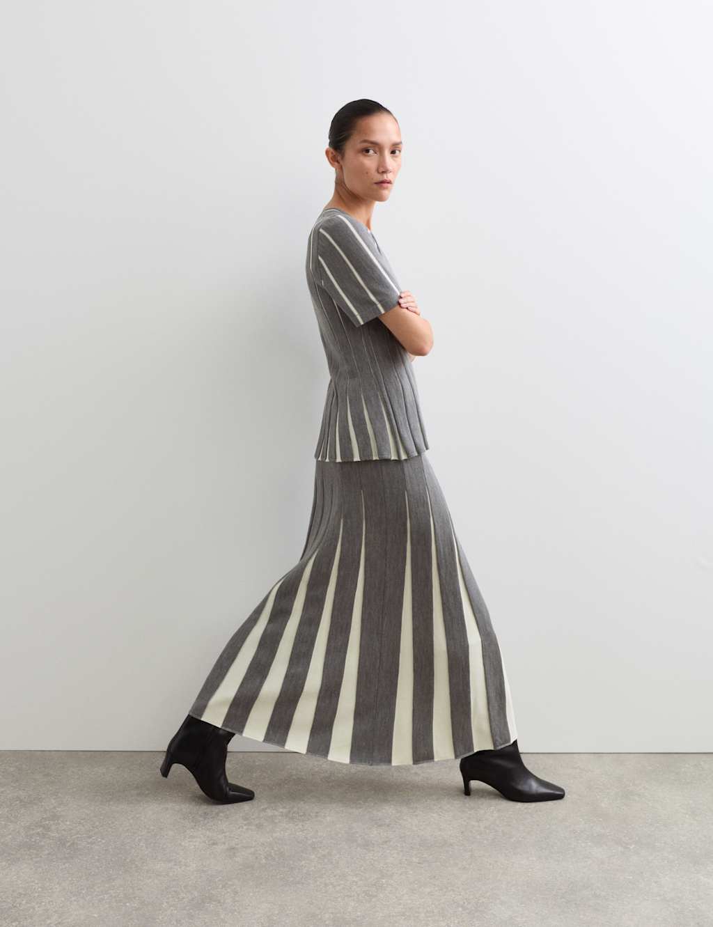 JAEGER Merino Wool Rich V-Neck Pleated Knitted Top Medium Grey Mix