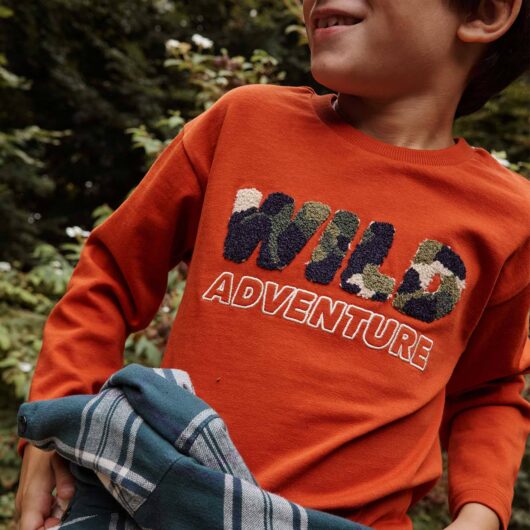 T-Shirt with Wild Motif in Bouclé Knit for Boys rust