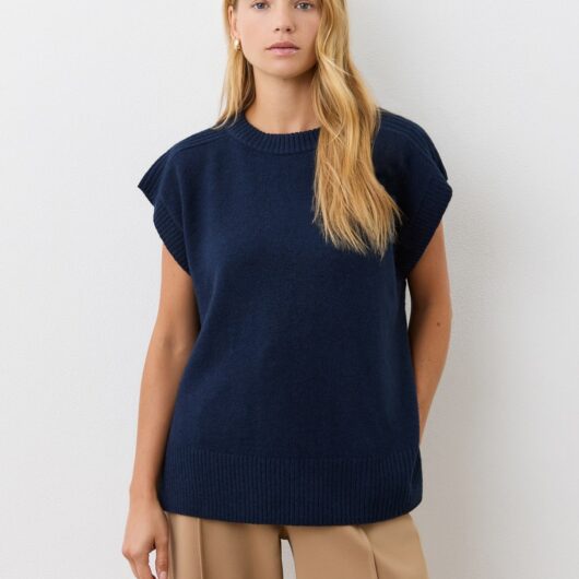 Finery London Crew Neck Split Hem Knitted Vest with Wool Navy