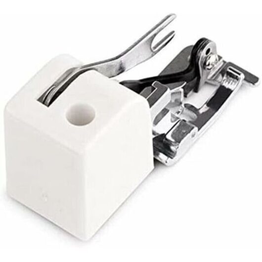 Side Cutting Presser Foot, 1 Piece Universal Overlock Presser Foot Sewing Machine Foot Attachment Accessory for Most Low Shank Sewing Machines