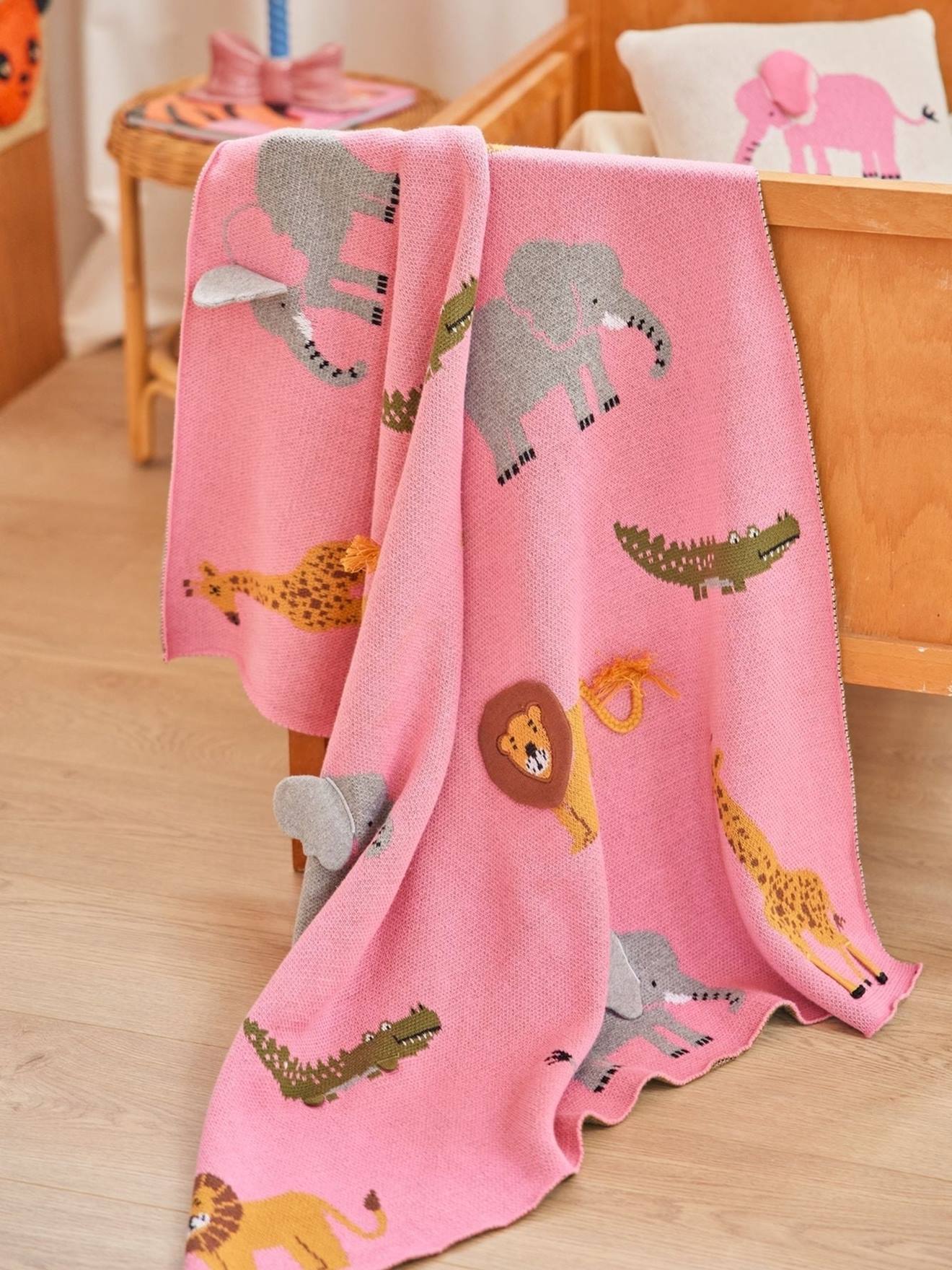 ANIMALS knitted blanket for babies with 3D RICE details, Pink sweet pink