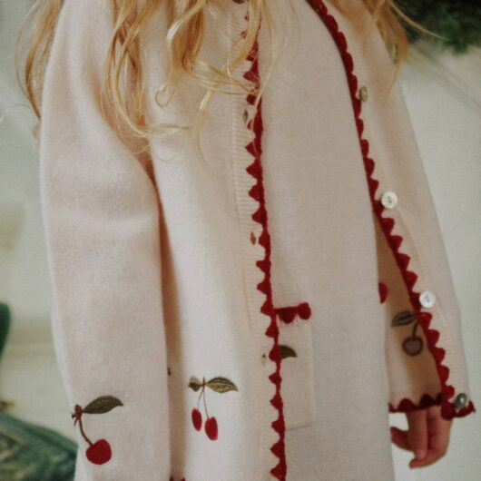 Cherry embroidered cardigan beige