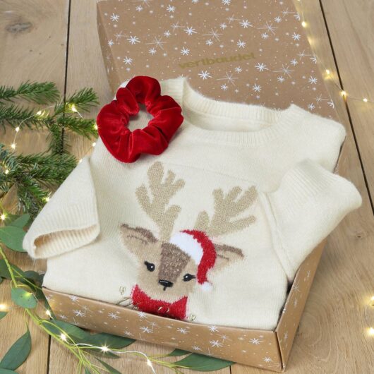 Christmas Gift Box with Jacquard Knit Reindeer Jumper + 2 Scrunchies for Girls ecru