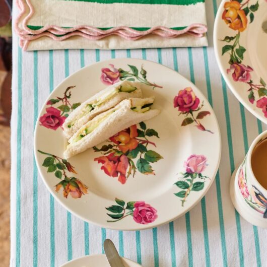 Emma Bridgewater Granny's Roses Medium Dinner Plate, 8.5 Inch - Unique Handmade & Hand Decorated English Earthenware British-Made Pottery Plates