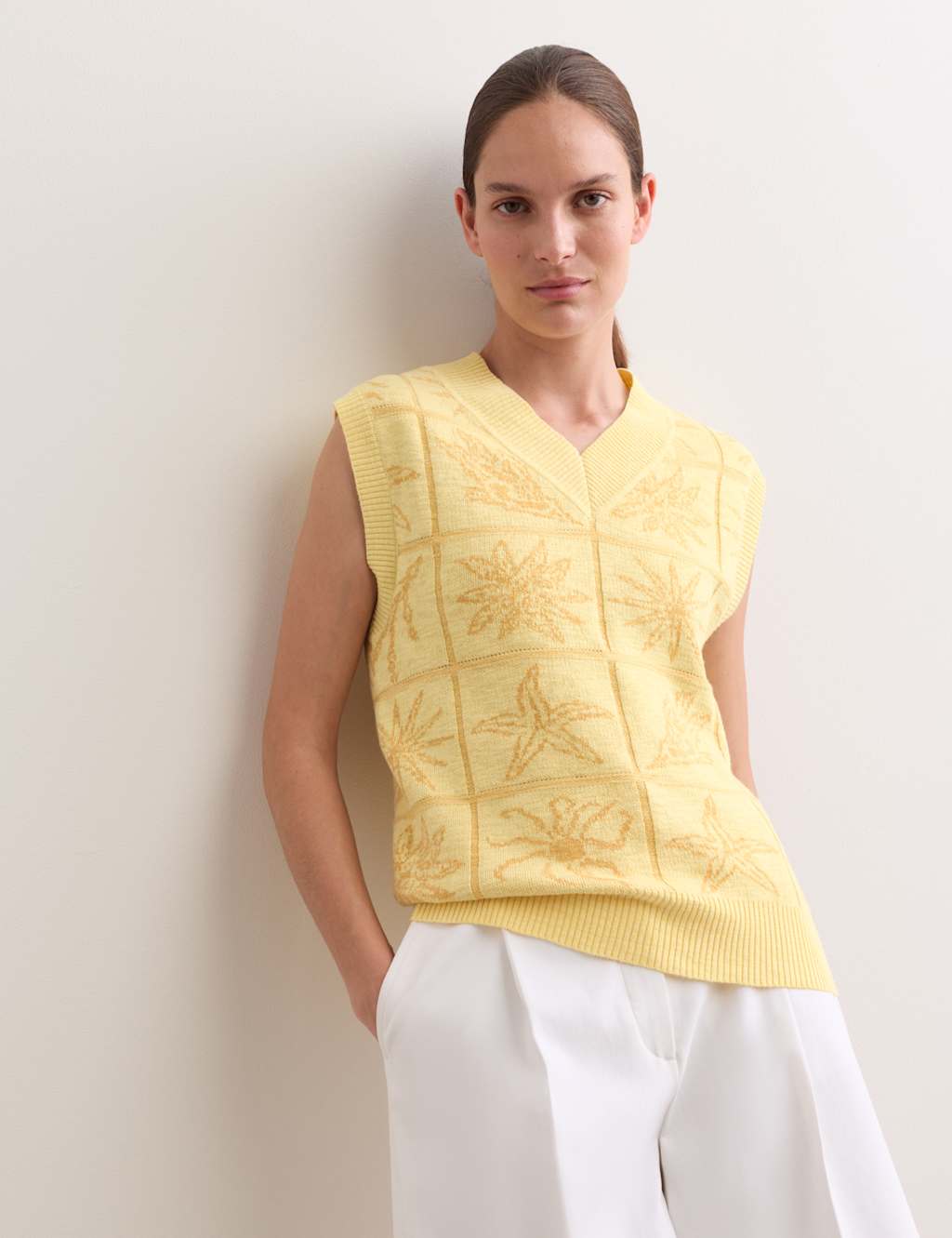 JAEGER Linen Rich V-Neck Stitch Detail Knitted Vest Yellow