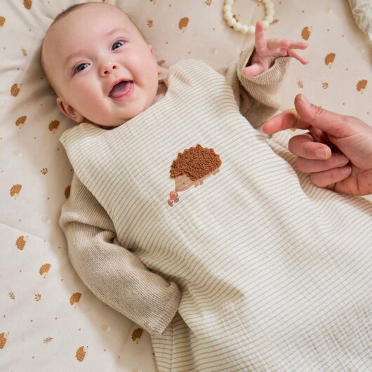 Sleeveless Baby Sleeping Bag in Cotton Gauze, HEDGEHOG striped beige