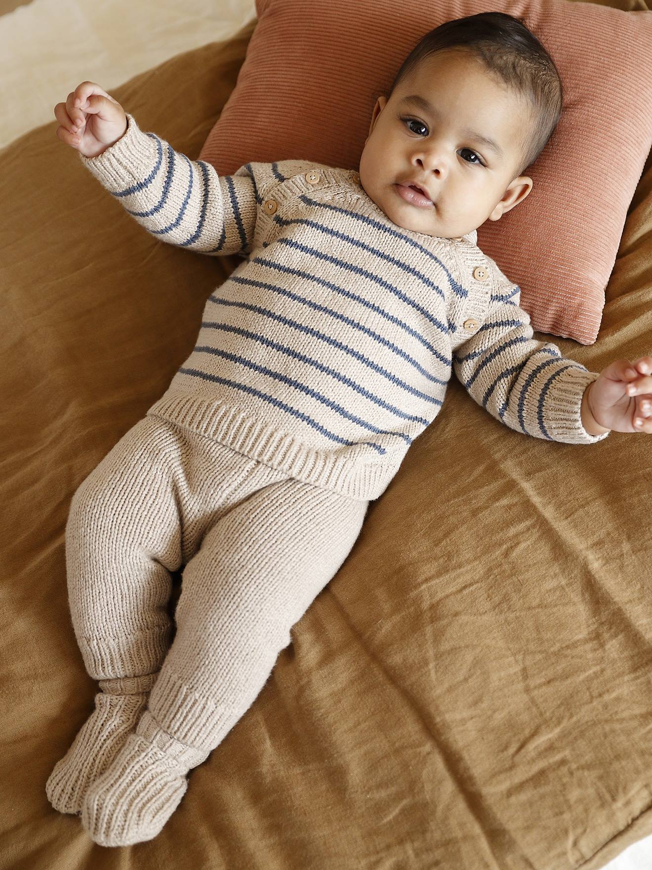 3-Piece Knitted Set: Jumper + Trousers + Socks for Newborns marl beige