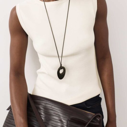 Autograph Crew Neck Fitted Knitted Vest Cream