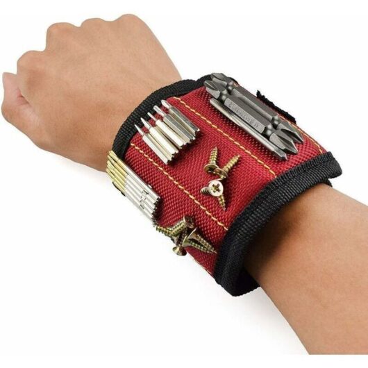 Magnetic bracelet with 10 powerful magnets. This magnetic bracelet is perfect for holding screws, nails, bits, fasteners, washers, bolts, scissors,