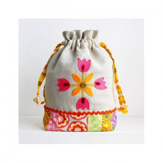 Sewgirl Paper Sewing Pattern Applique Drawstring Bag